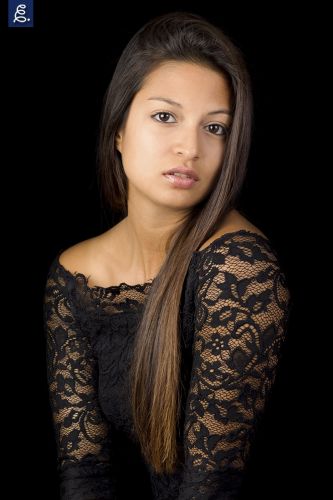 LUZMA. 50mm, f/6.3, 1/125 segundos, ISO 100, flash en octabox 140cm, flash en paraguas 110cm.
