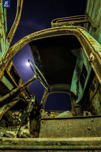 "RUST IN PEACE I", 11mm, f/8, 30 segundos, ISO 200, flash con gel verde.