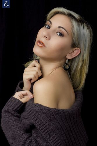 TAHIMÍ. 50mm, f/9, 1/160 segundos, ISO 100, flash en octabox 140cm, flash en paraguas 110cm.
